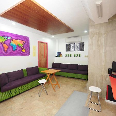 Mnl Boutique Hostel Makati City Exterior photo